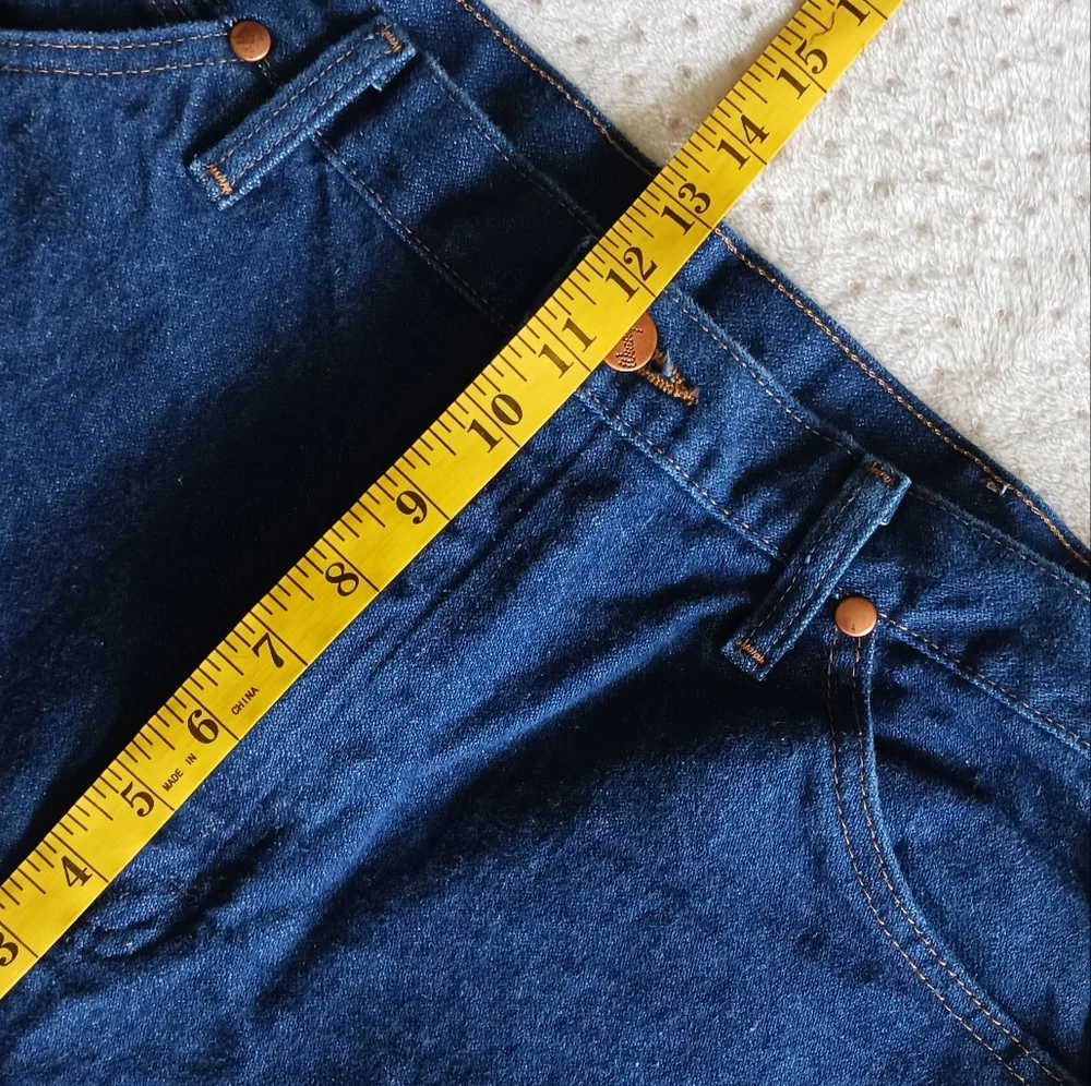 Vintage Wrangler High Waist Cut-Off Denim shorts - Picture 11 of 13